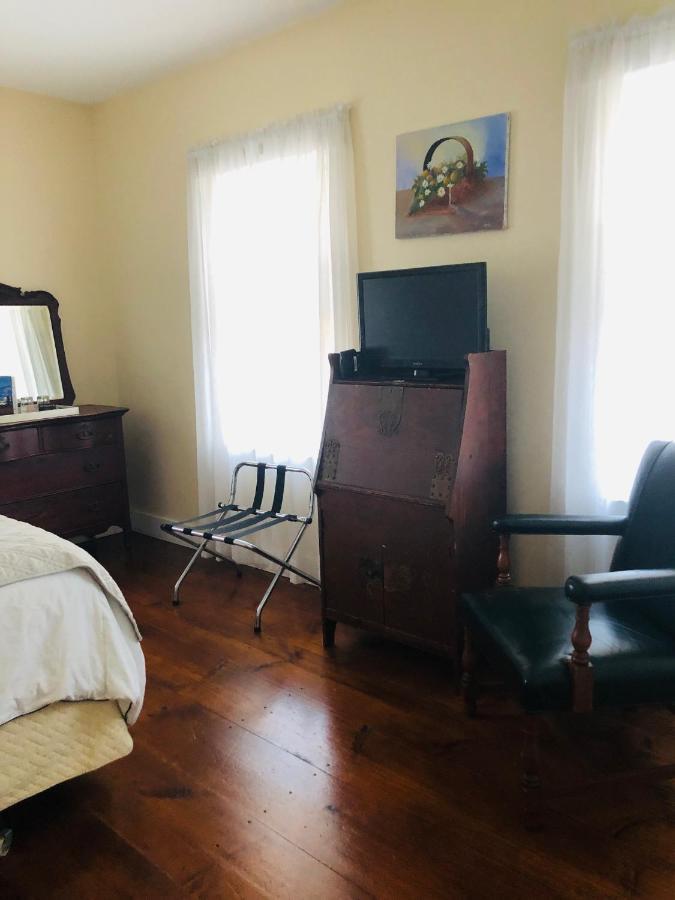 The Central House Hotel Germantown Екстериор снимка